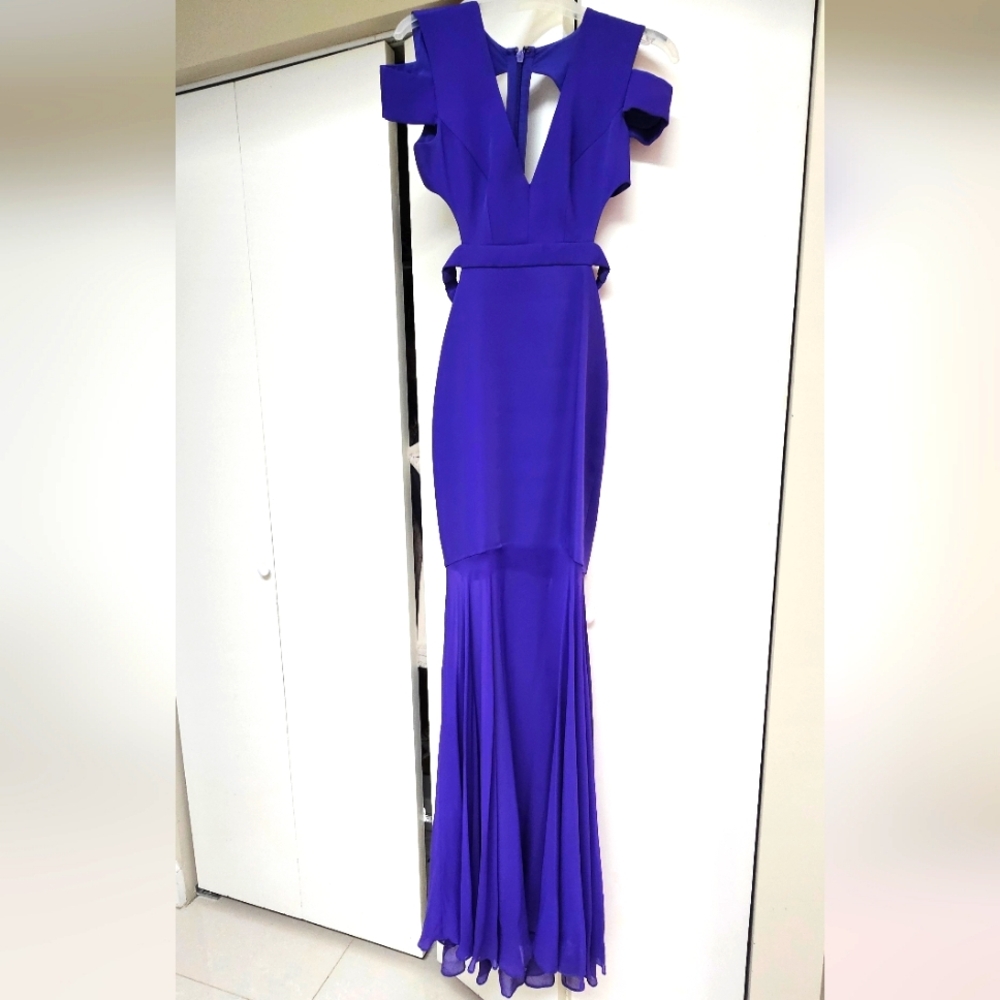 BCBGMaxAzria Royal Blue Cold-Shoulder Mermaid Prom Gown